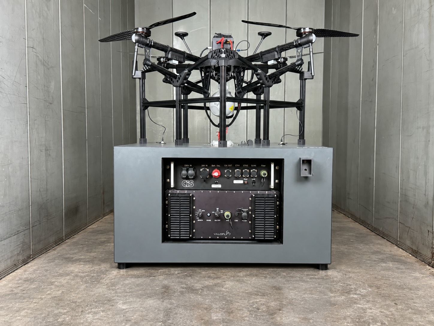 Designed for integration with small USVs, UGVs and pickup trucks, ORKA Dock Mini provides a self-contained base for launching, recovering, recharging and powering ORKA tactical drones.
